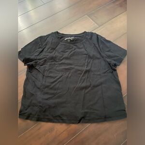 plain black crop tee
